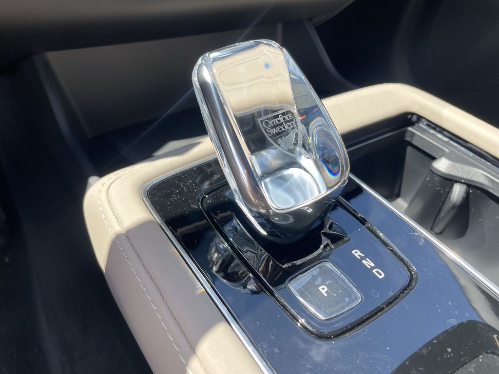 2026 Volvo XC90 Plus - Photo 23