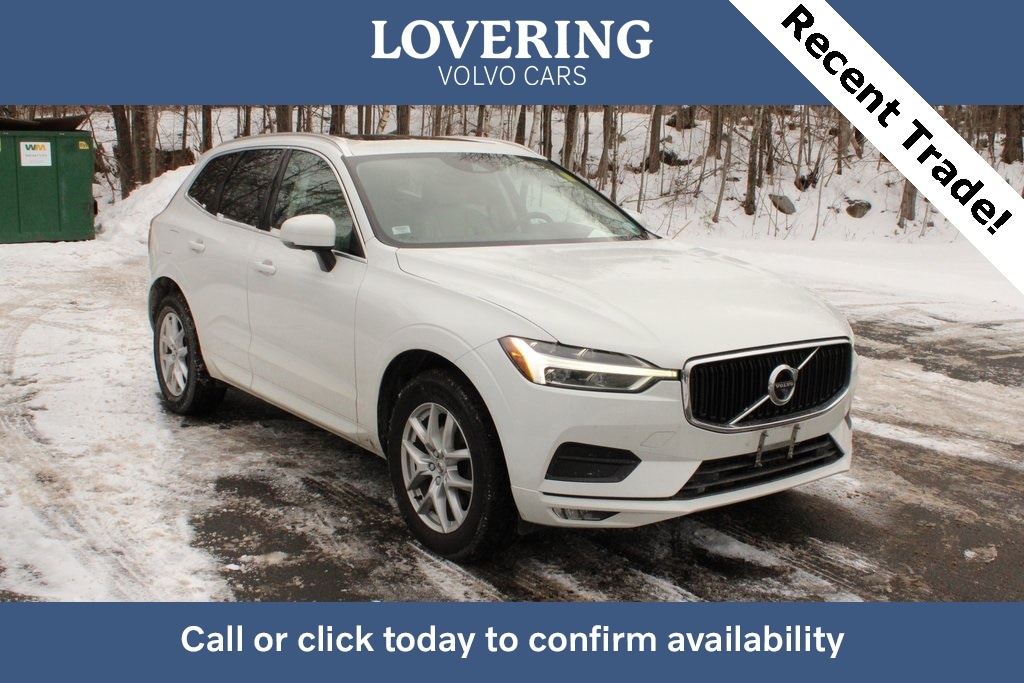 2021 Volvo XC60 Momentum's photo