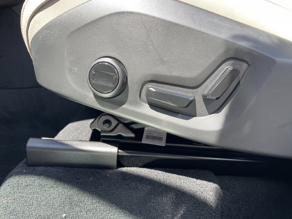 2026 Volvo XC90 Plus - Photo 15