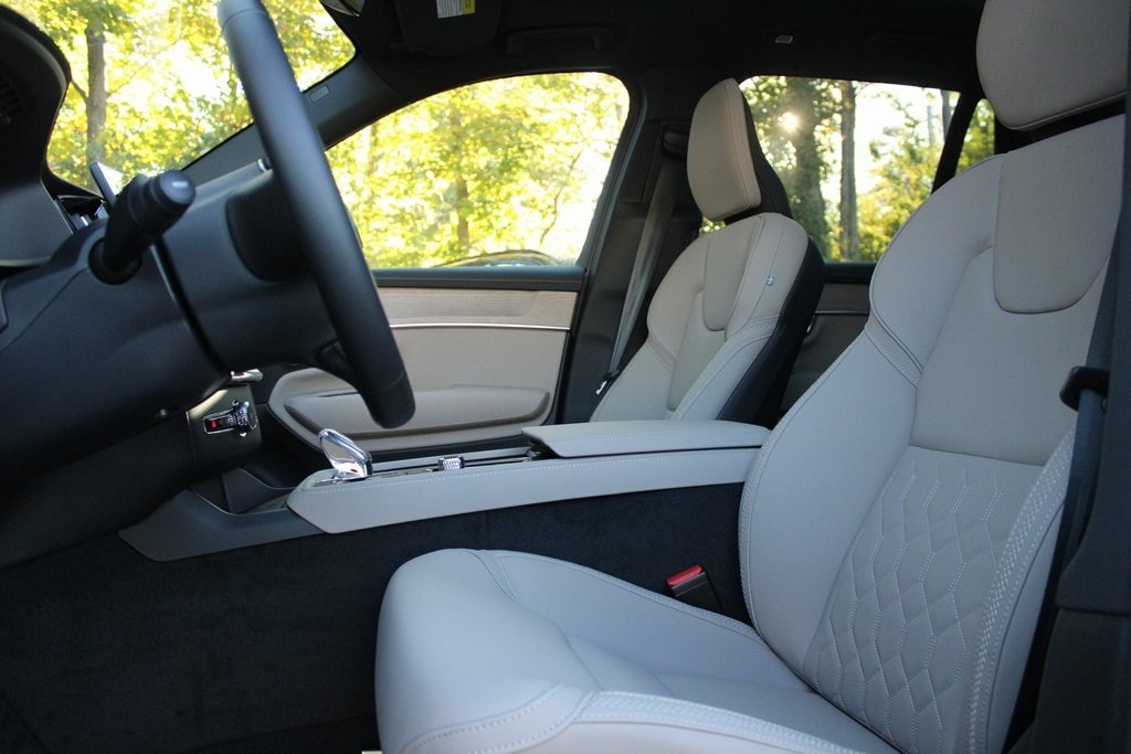 New 2026 Volvo XC90 B6 Plus 7-Seater SUV