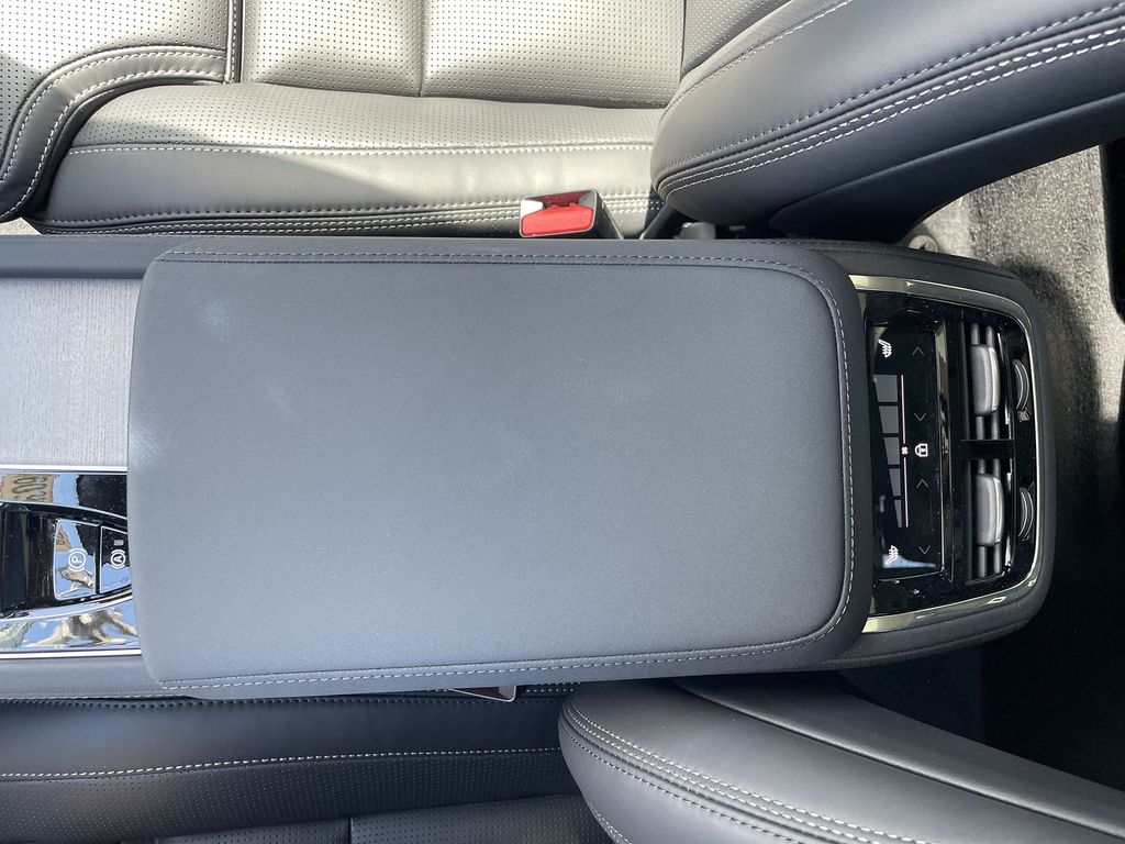 2026 Volvo XC90 Ultra - Photo 24
