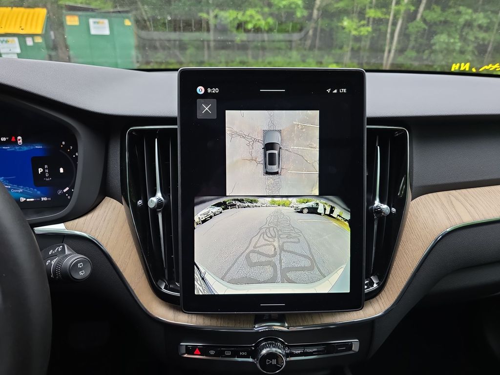 2026 Volvo XC60 Plus - Photo 23