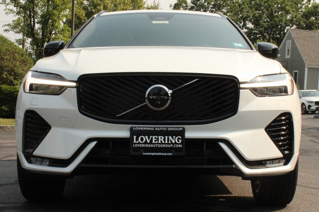 2026 Volvo XC60 B5 Plus photo 3
