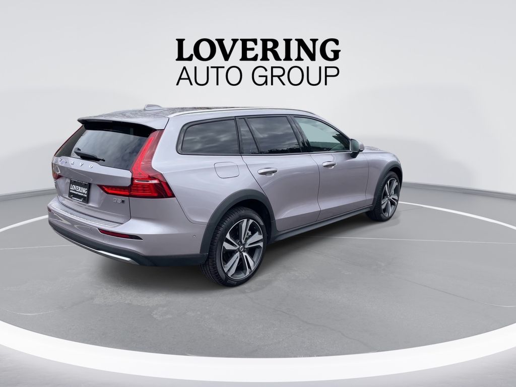 2026 Volvo V60 Cross Country Plus - Photo 8