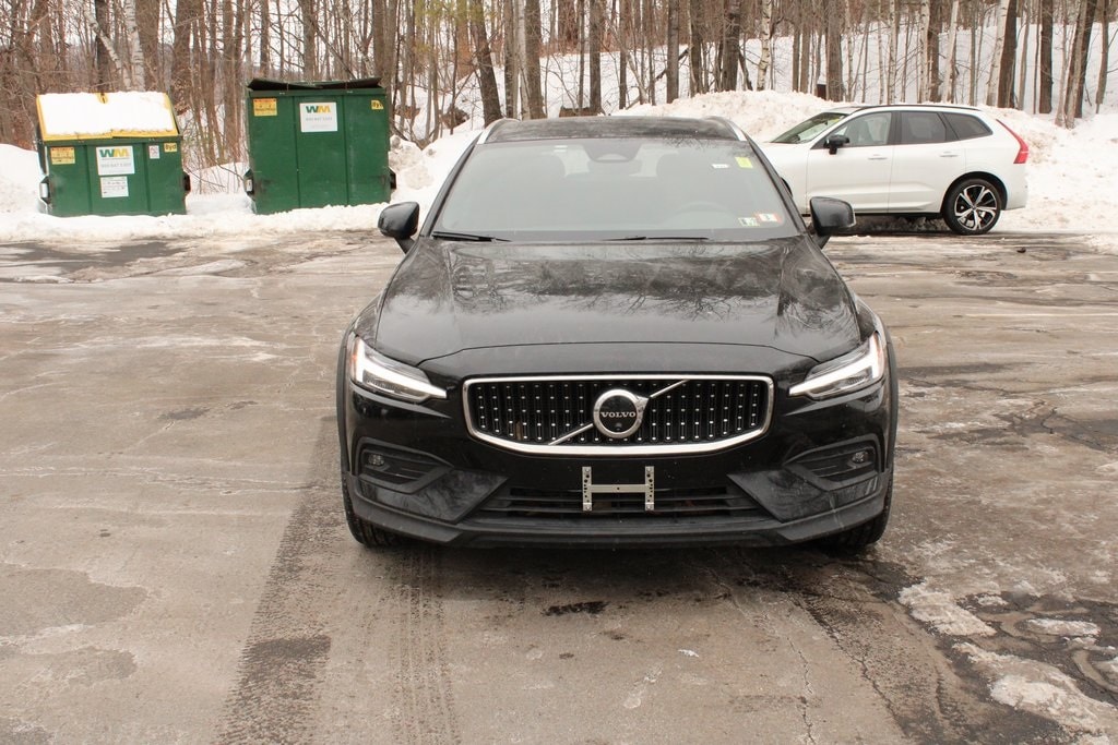 Certified 2025 Volvo V60 Cross Country B5 Plus Wagon