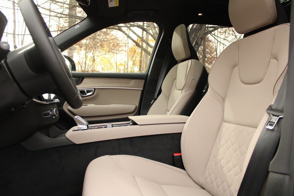 New 2026 Volvo XC90 plug-in hybrid T8 Plus 7-Seater SUV