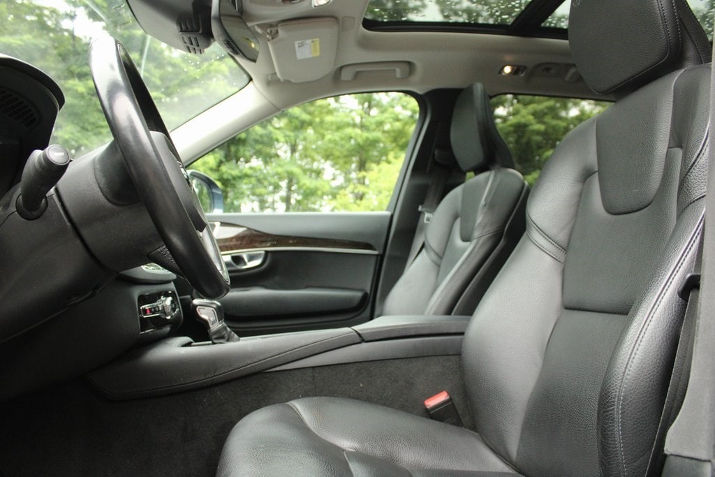 Used 2019 Volvo XC90 Momentum with VIN YV4A22PK0K1440165 for sale in Meredith, NH