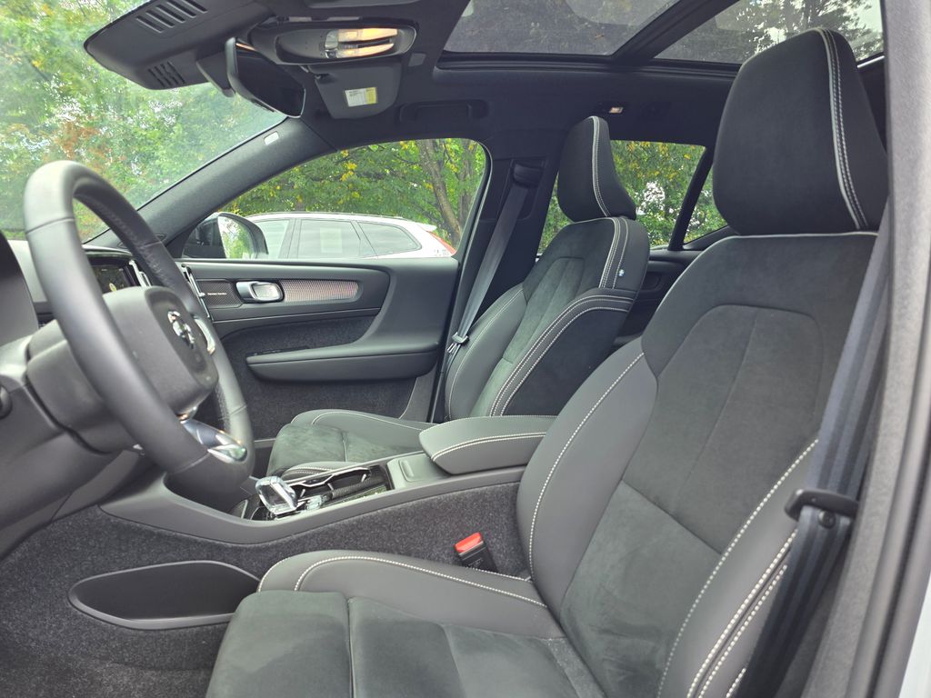 Used 2026 Volvo EX40 Ultra Black Edition with VIN YV4ER3HD5T2746096 for sale in Meredith, NH