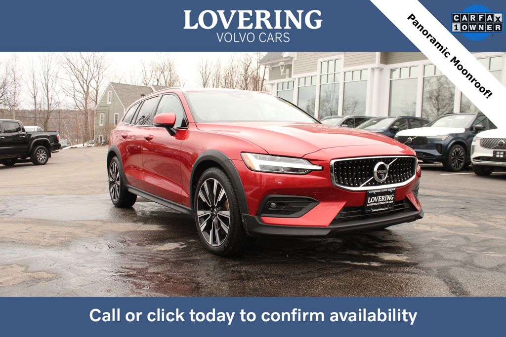 2021 Volvo V60 Cross Country Base