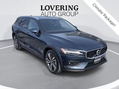 2025 Volvo V60 Cross Country B5 Plus Wagon