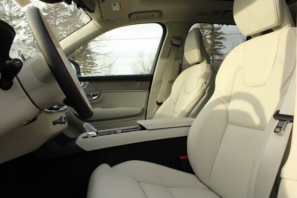 New 2026 Volvo XC90 B6 Ultra 7-Seater SUV