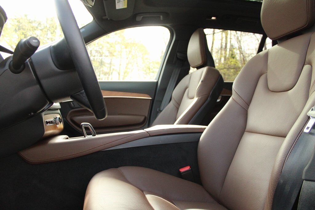2023 Volvo XC90 Recharge T8 Plus photo 4
