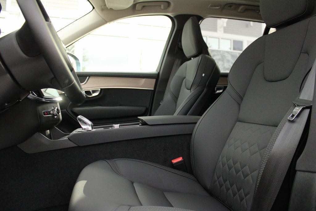 Certified 2025 Volvo XC90 B6 Plus 7-Seater SUV