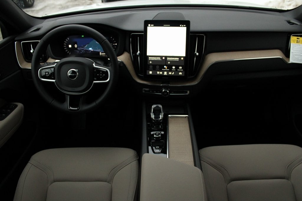 New 2026 Volvo XC60 plug-in hybrid T8 Plus SUV