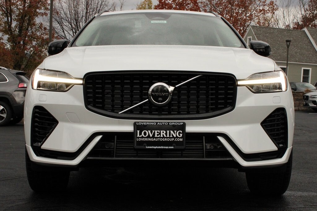 2025 Volvo XC60 T8 Plus photo 3