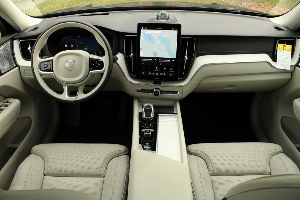 New 2026 Volvo XC60 plug-in hybrid T8 Ultra SUV