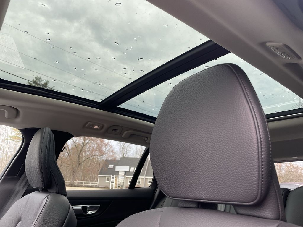 2026 Volvo V60 Cross Country Plus - Photo 16