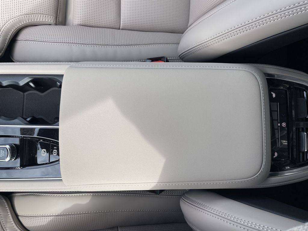 2026 Volvo XC90 Ultra - Photo 24