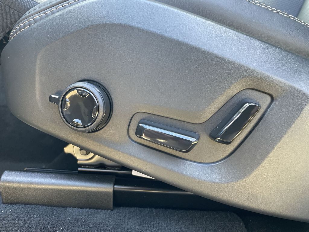 2026 Volvo XC90 Ultra - Photo 14