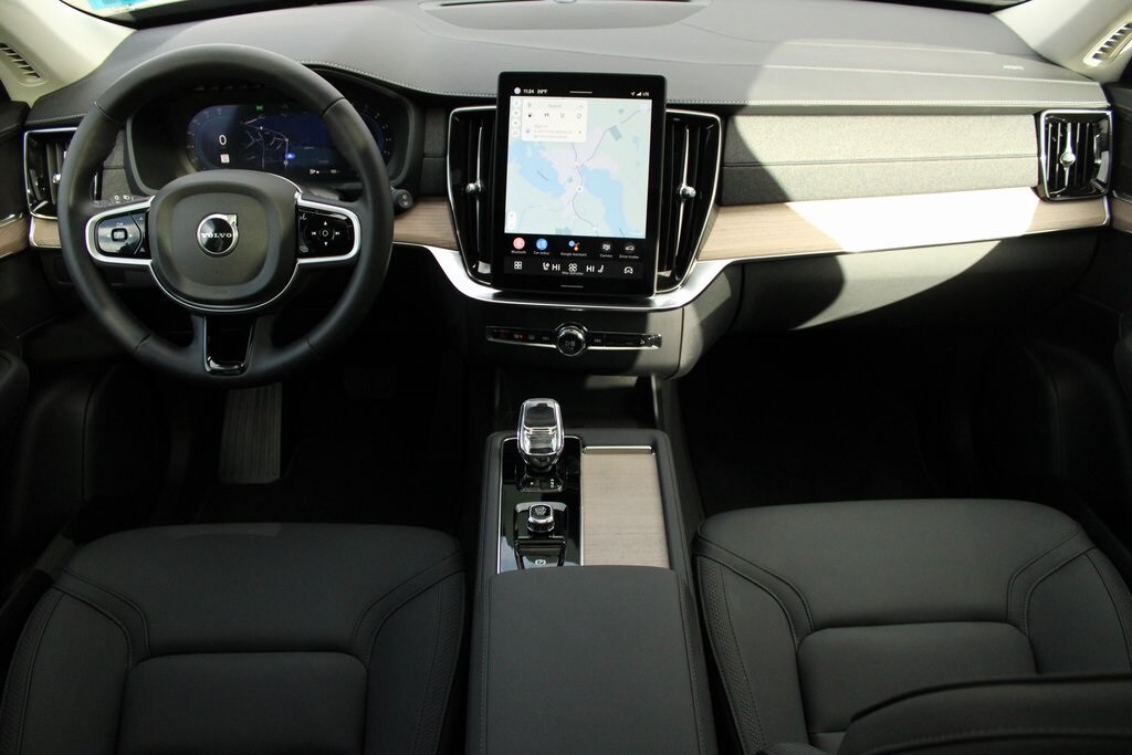 Certified 2025 Volvo XC90 B6 Plus 7-Seater SUV