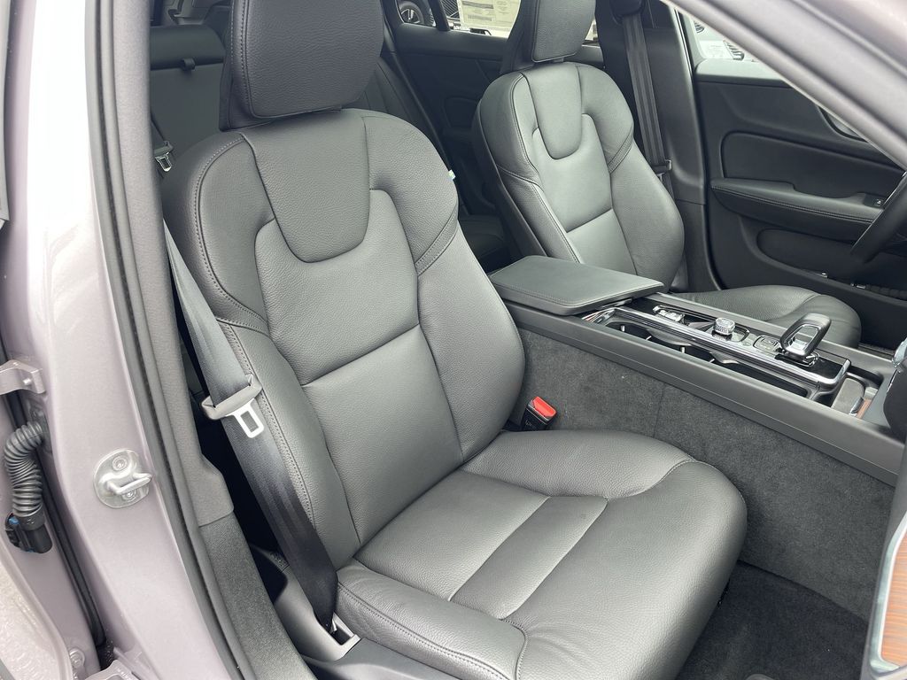 2026 Volvo V60 Cross Country Plus - Photo 28