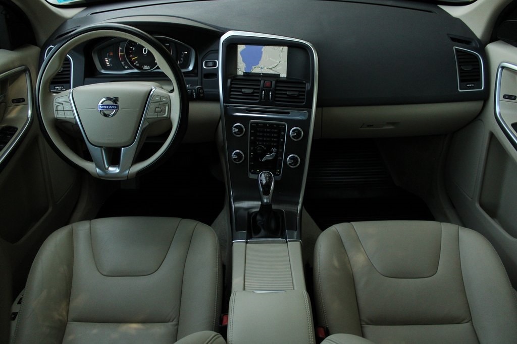 Used 2016 Volvo XC60 T6 with VIN YV4902RKXG2776462 for sale in Meredith, NH