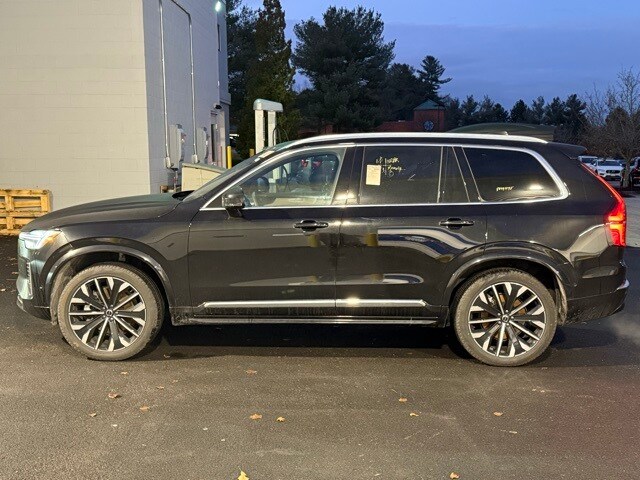 2025 Volvo XC90 B5 Plus photo 4