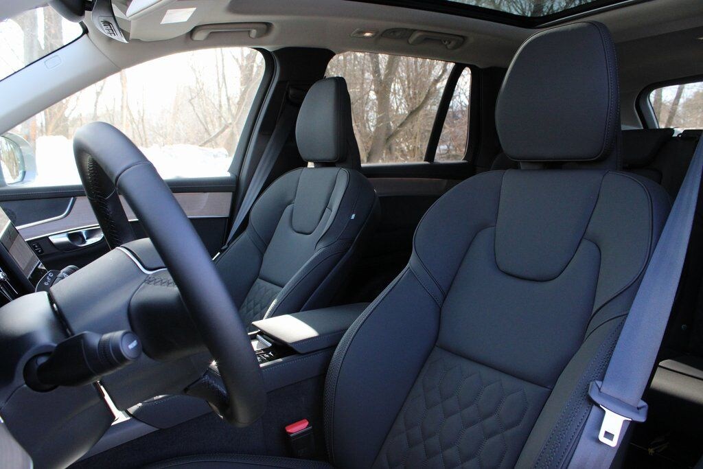 New 2026 Volvo XC90 B5 Core SUV