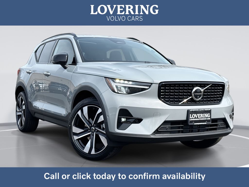 Gray (Vapour Grey) 2026 Volvo XC40 B5 Plus AWD SUV / Crossover All-Wheel Drive 8-Speed Automatic