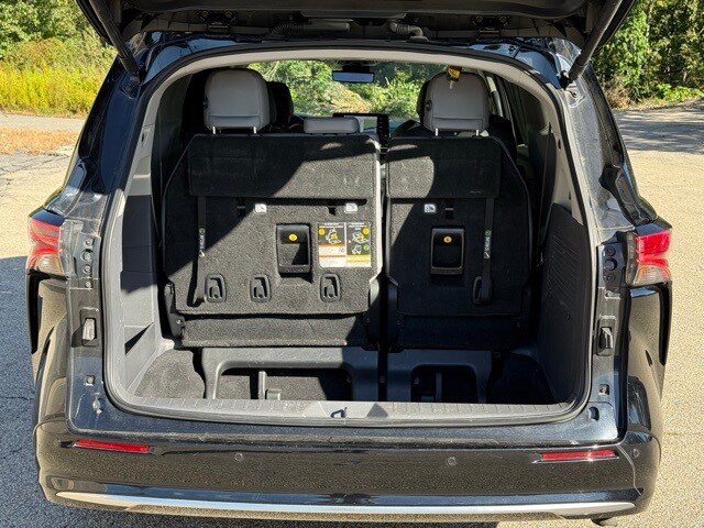 2022 Toyota Sienna Limited photo 4