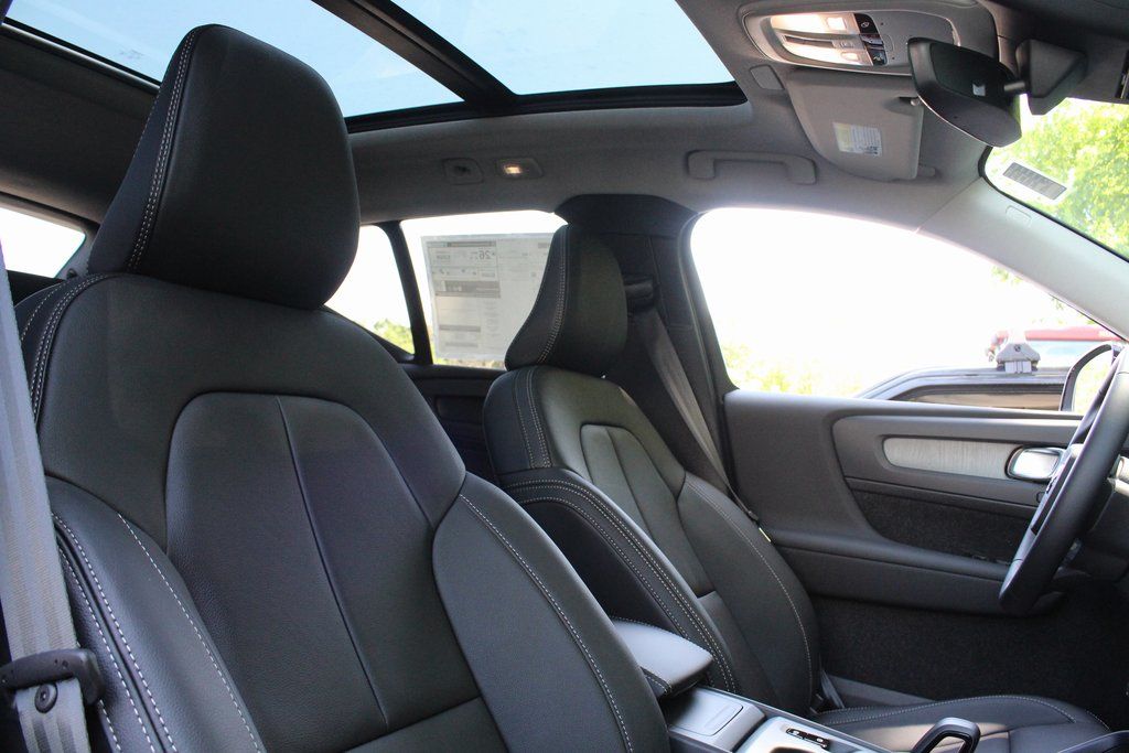 2026 Volvo XC40 Core - Photo 18