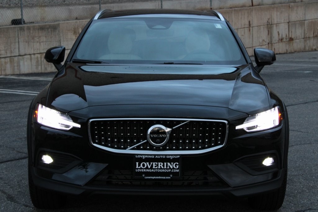 New 2026 Volvo V60 Cross Country B5 Ultra Wagon
