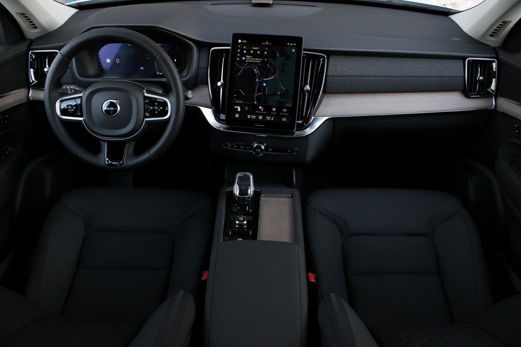 New 2026 Volvo XC90 B5 Core SUV