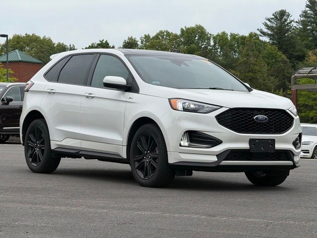 2024 Ford Edge ST-Line AWD's photo