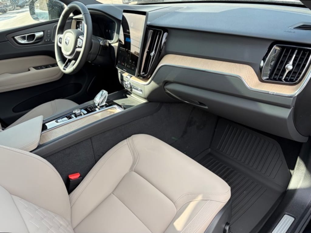 New 2026 Volvo XC60 B5 Plus SUV