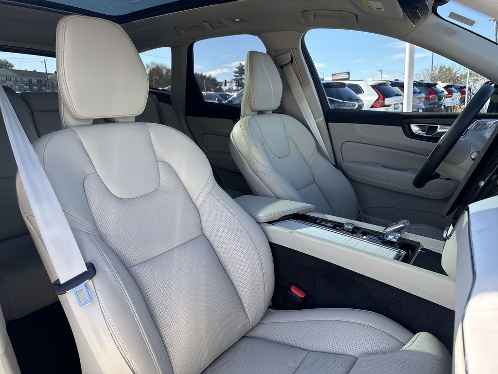 2026 Volvo XC60 Ultra - Photo 23