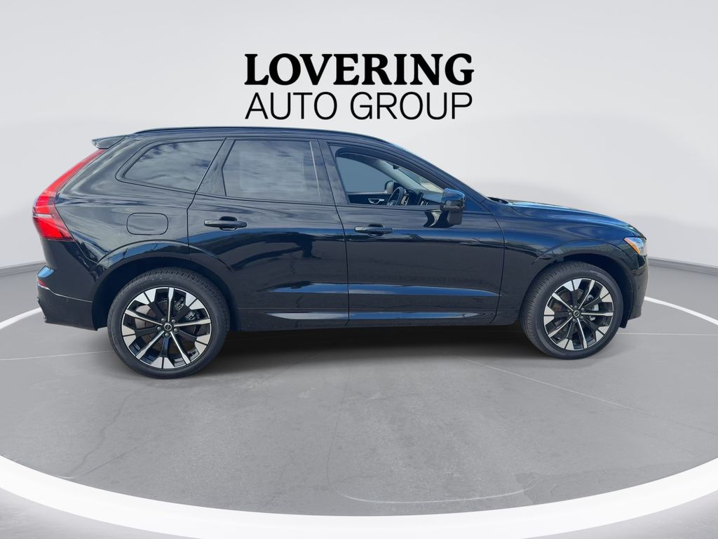 2026 Volvo XC60 Plus - Photo 9