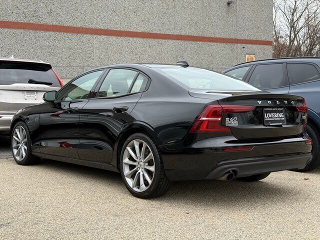 2019 Volvo S60 T5 Momentum photo 3