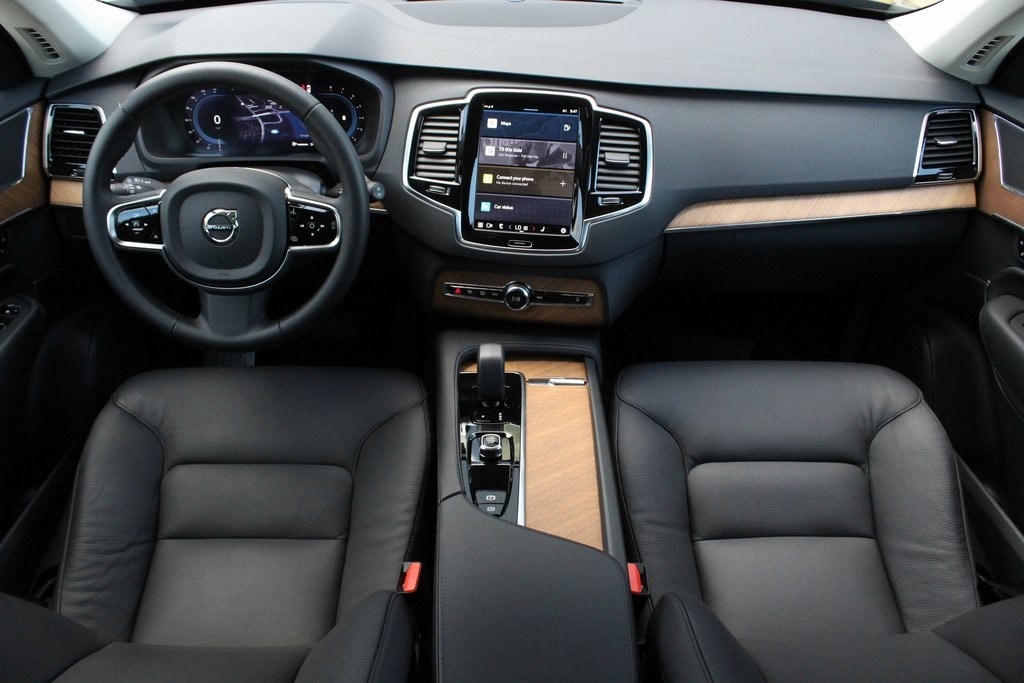 Certified 2024 Volvo XC90 Plus with VIN YV4L12PE4R1240938 for sale in Nashua, NH