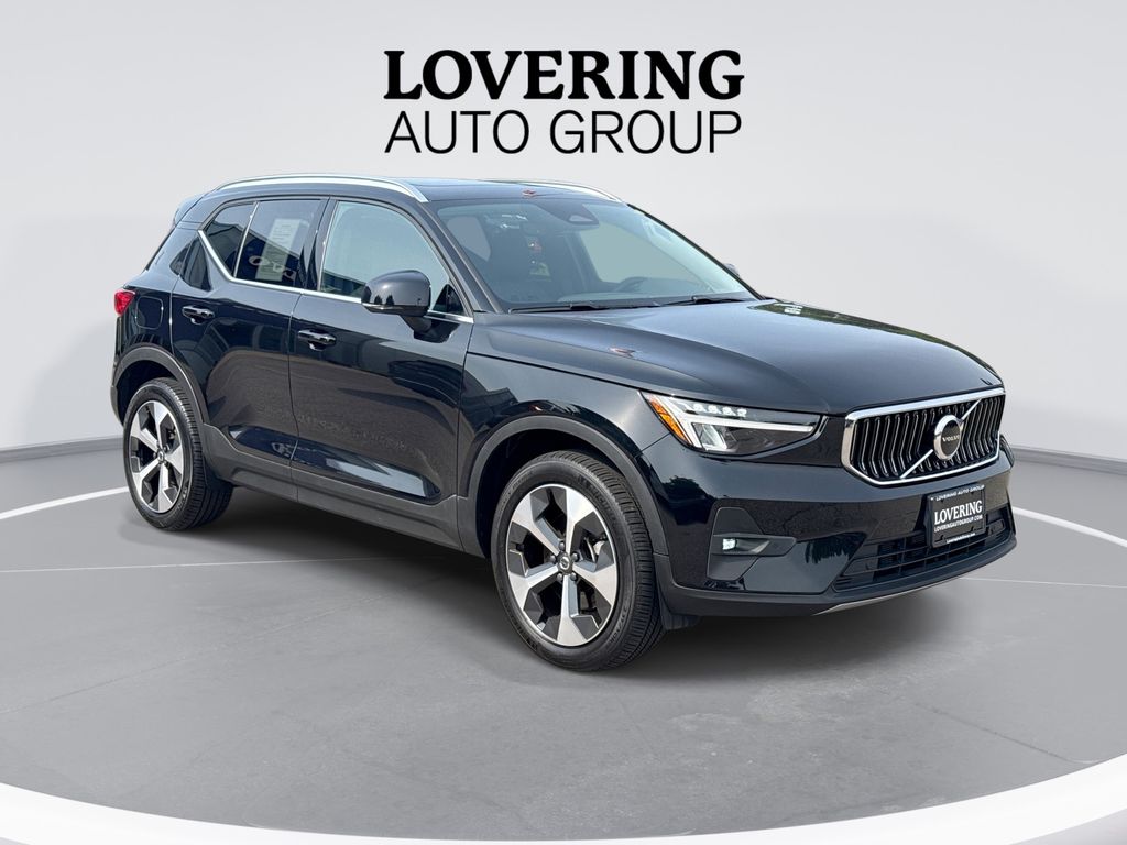 2023 Volvo XC40 SUV 