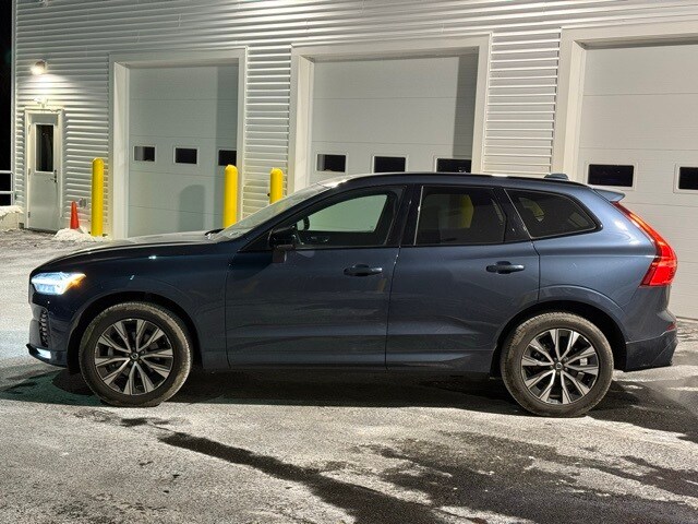 2024 Volvo XC60 B5 Core photo 3