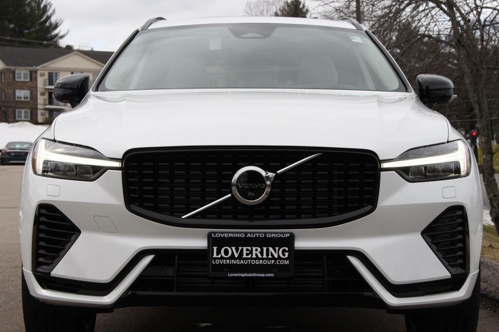 2025 Volvo XC60 T8 Plus photo 3