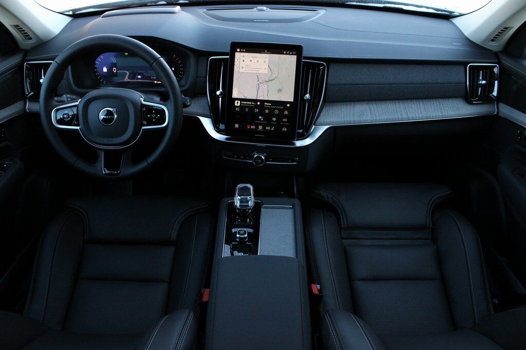 New 2026 Volvo XC90 B6 Ultra Dark Theme 7-Seater SUV