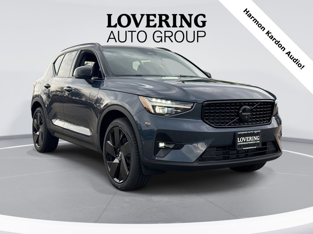 2026 Volvo XC40 SUV 