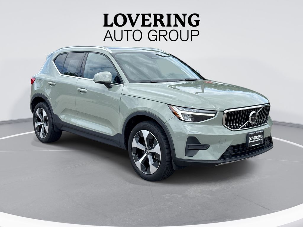 2024 Volvo XC40 SUV 