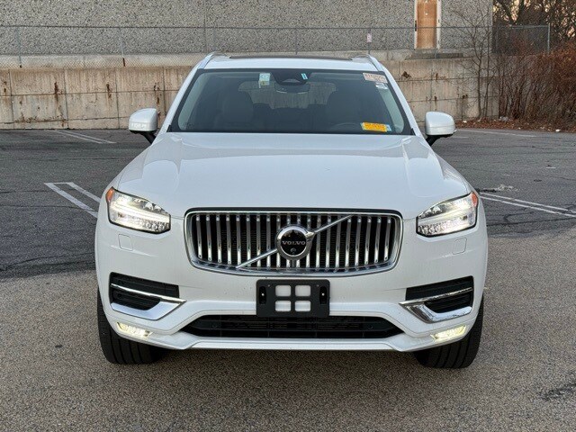 2025 Volvo XC90 Plus photo 2