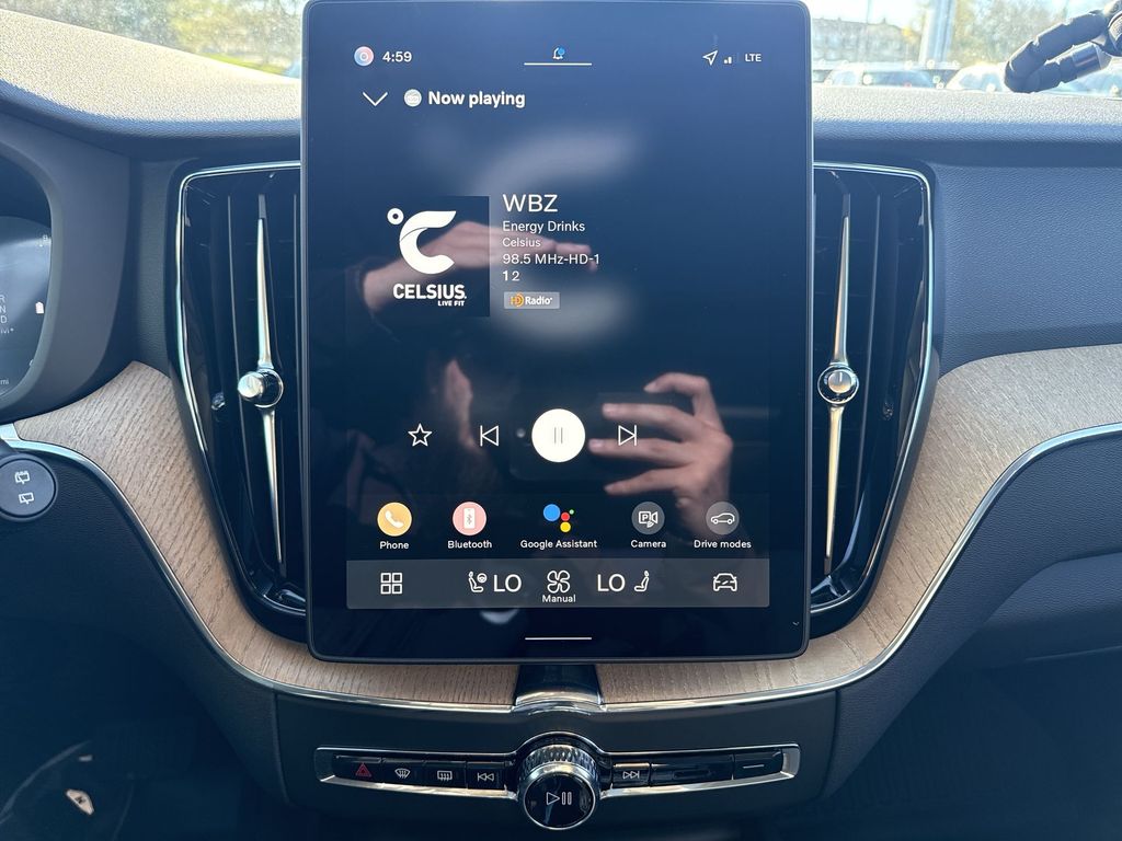 2026 Volvo XC60 Plus - Photo 16