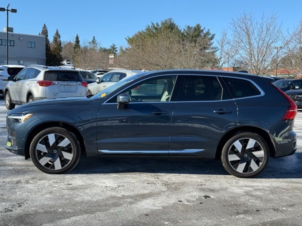 Certified 2023 Volvo XC60 Recharge Plug-In Hybrid T8 Plus Bright Theme SUV
