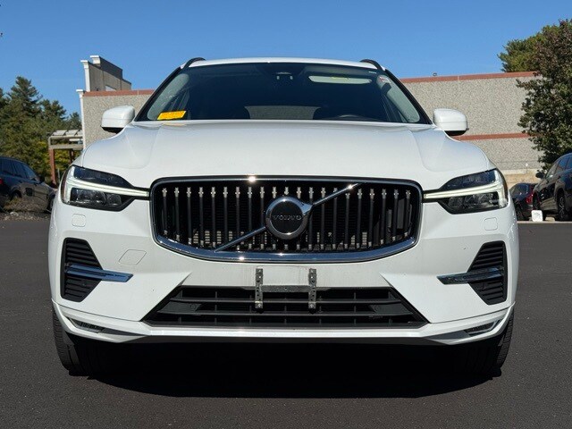 2023 Volvo XC60 B5 Core photo 2