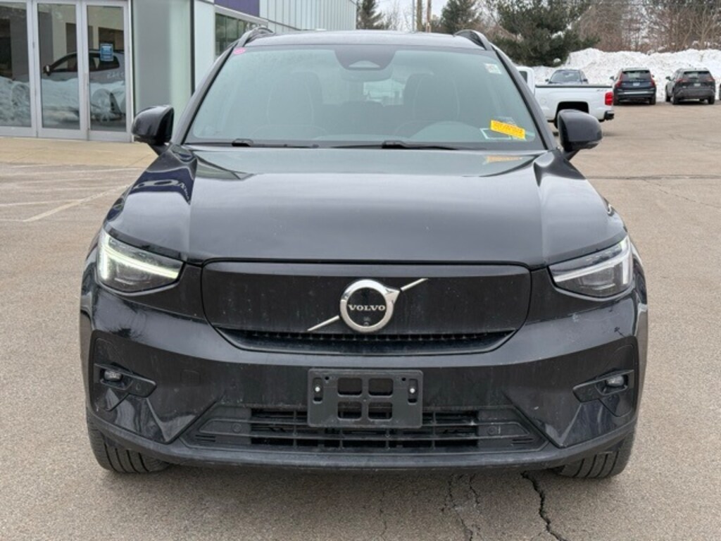 Used 2024 Volvo XC40 Recharge Pure Electric Twin Plus SUV